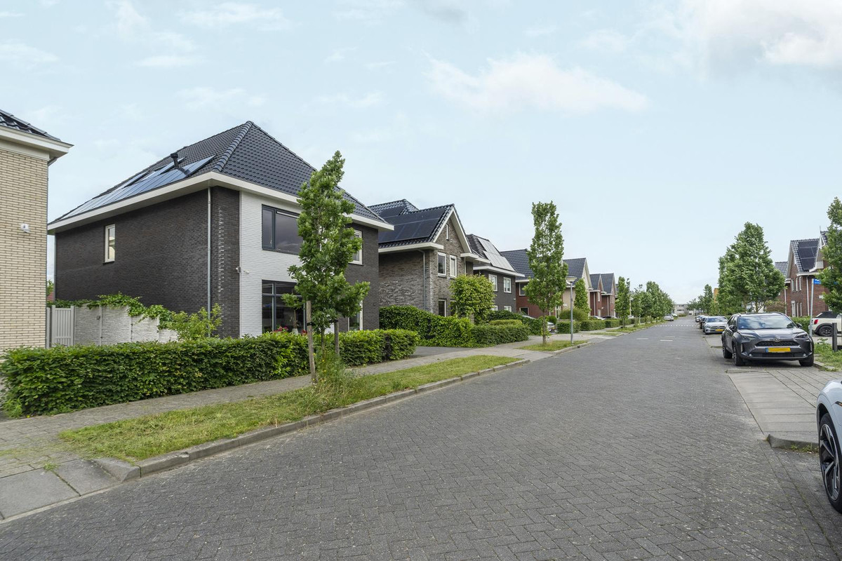 Vrijstaande woning te koop: Brikzeil 20, Almere