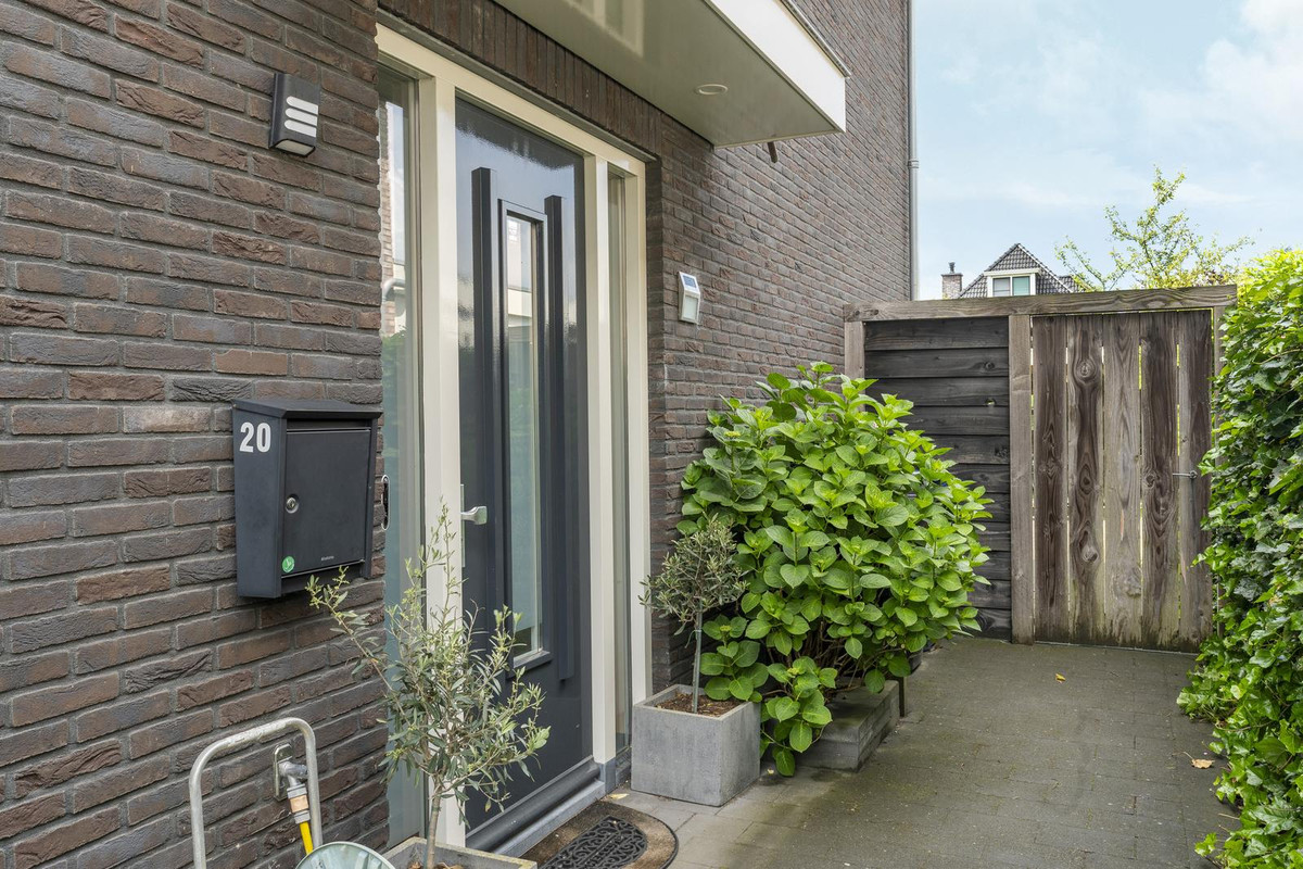 Vrijstaande woning te koop: Brikzeil 20, Almere