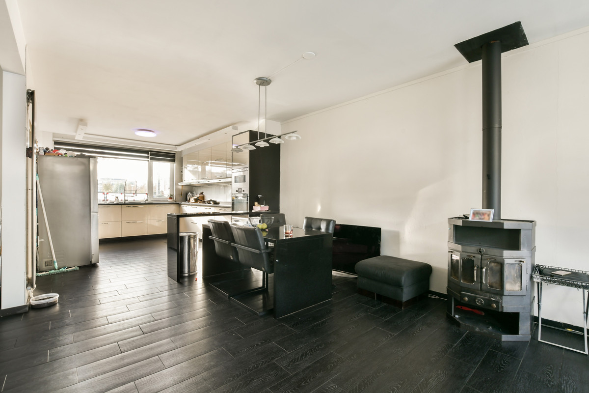 Tussenwoning te koop: Terneuzenstraat 8, Almere