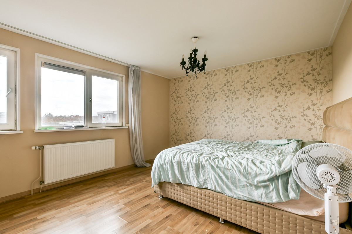 Tussenwoning te koop: Terneuzenstraat 8, Almere