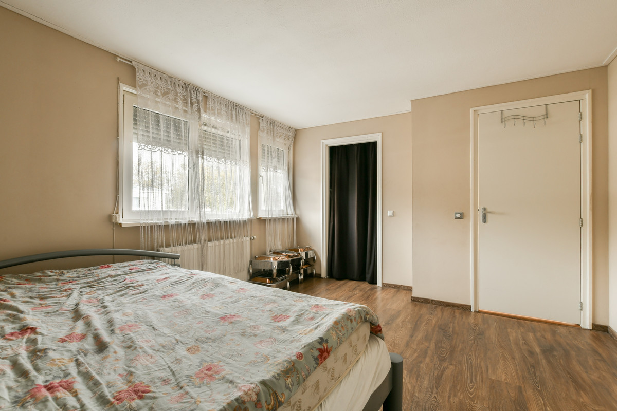 Tussenwoning te koop: Terneuzenstraat 8, Almere