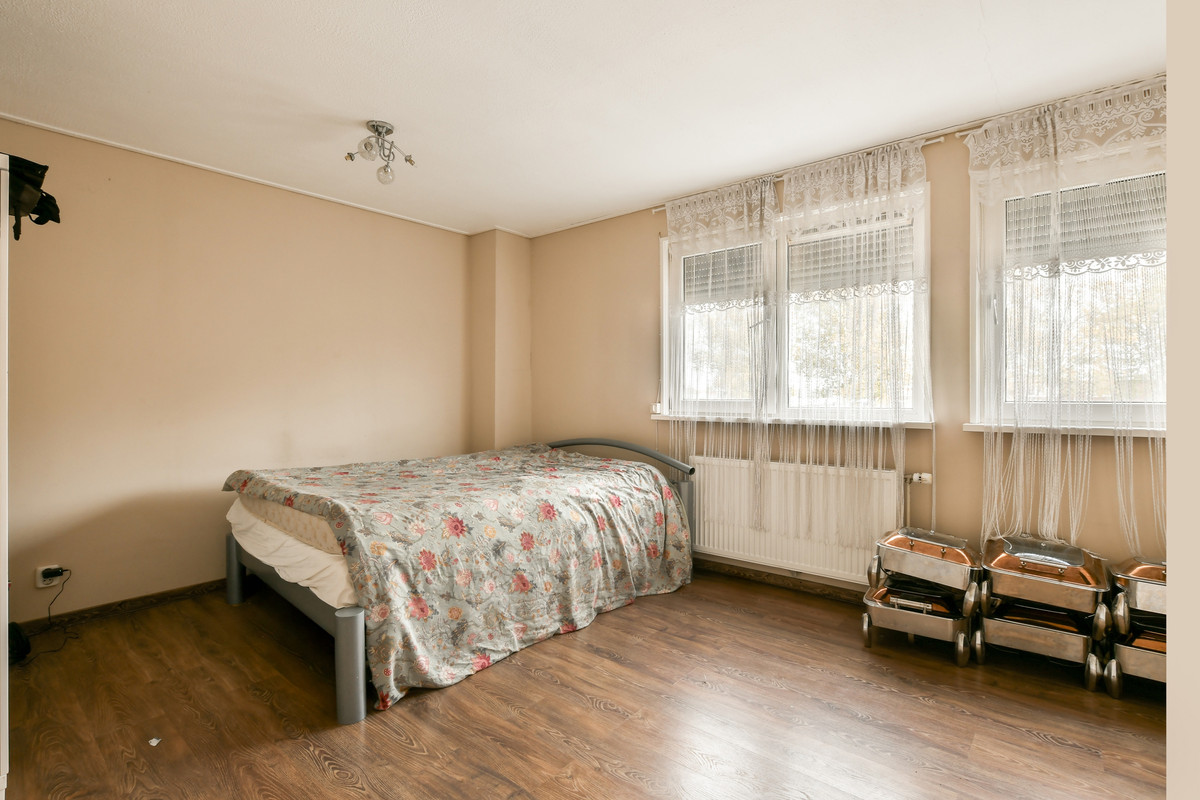 Tussenwoning te koop: Terneuzenstraat 8, Almere