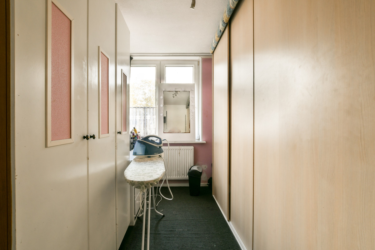 Tussenwoning te koop: Terneuzenstraat 8, Almere