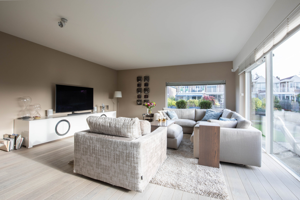 Hoekwoning te koop: Ringvaartzijde 54, Aalsmeer
