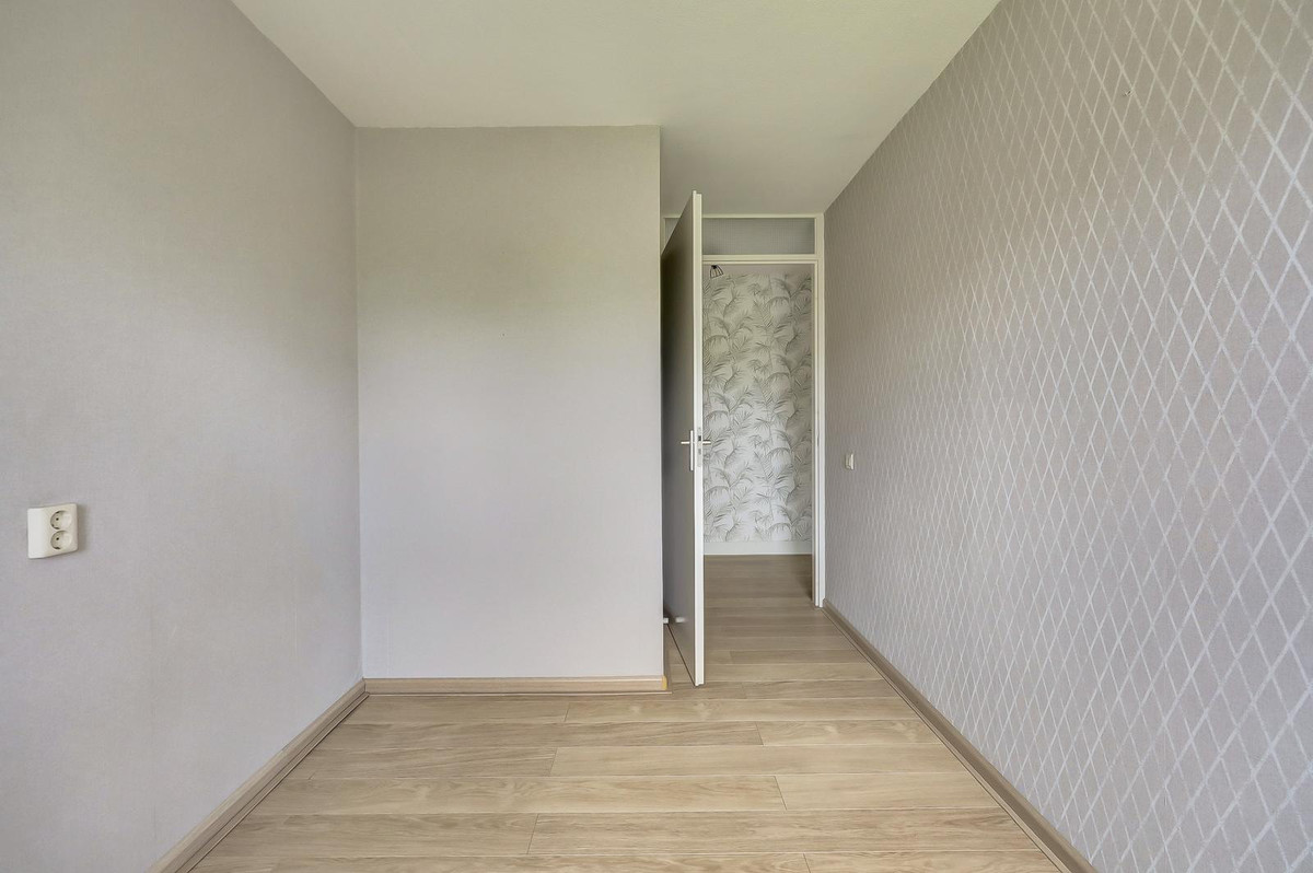 Appartement te koop: Lokkertsemolenweg 58, Hoogvliet Rotterdam
