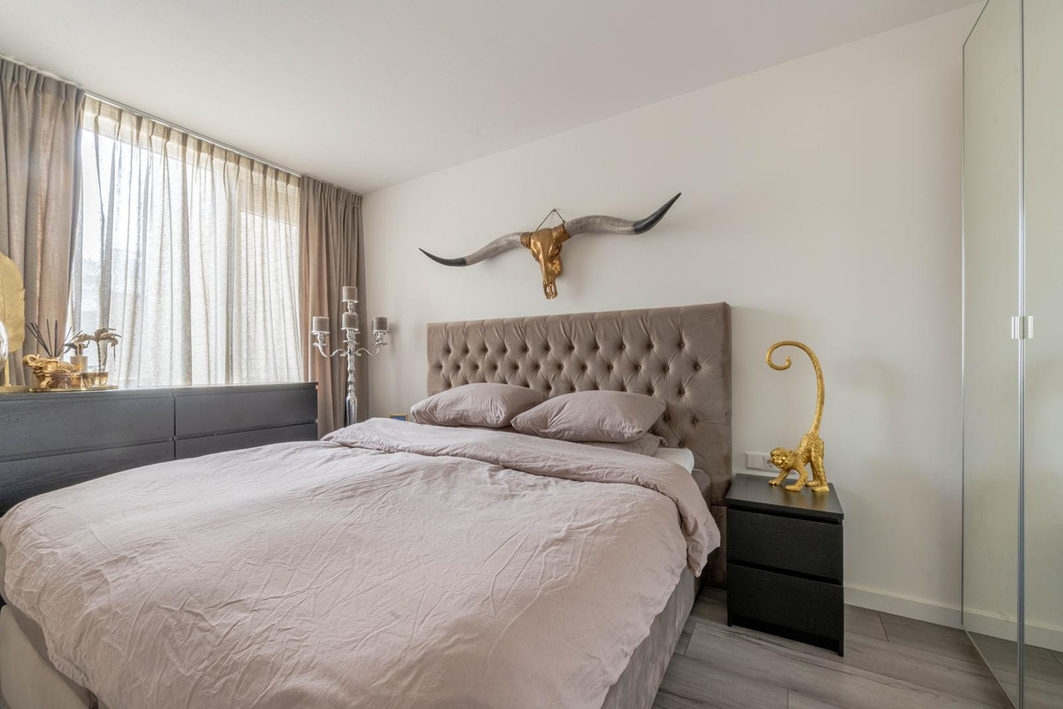 Appartement te koop: Hoge Weije 90, Hoogvliet Rotterdam