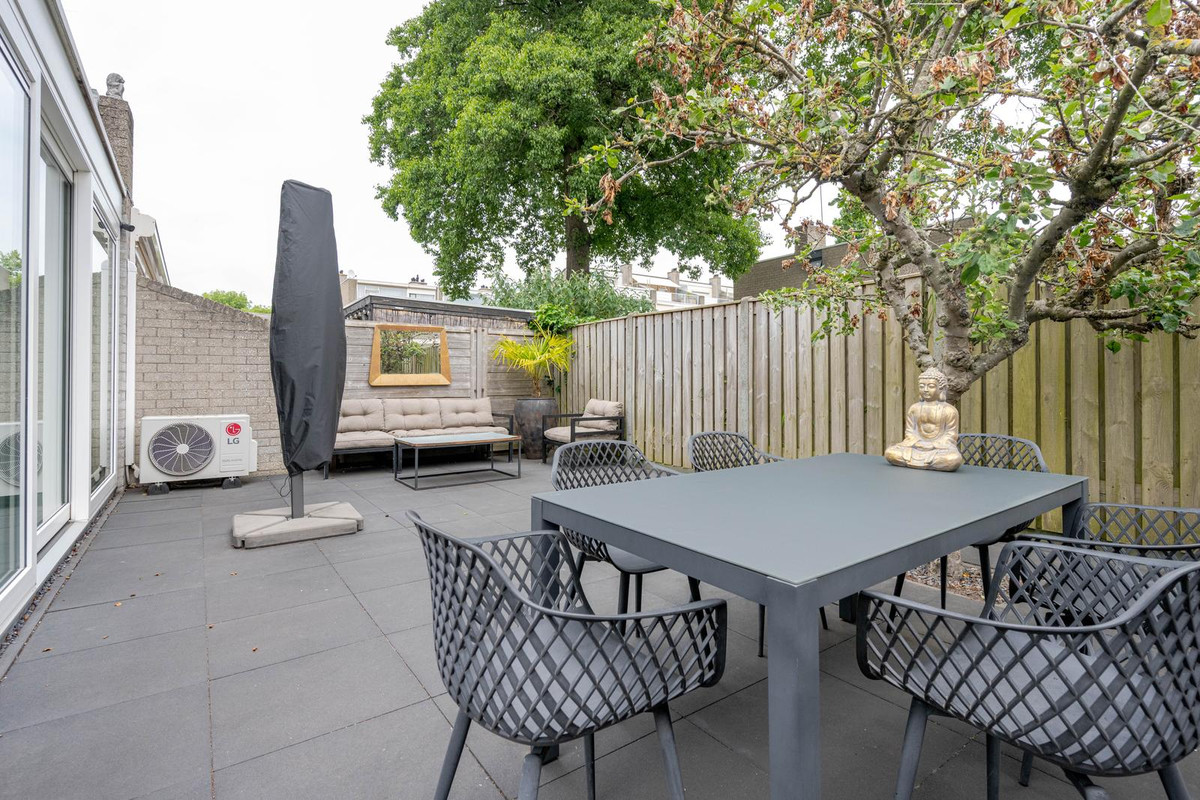 Appartement te koop: Hoge Weije 90, Hoogvliet Rotterdam