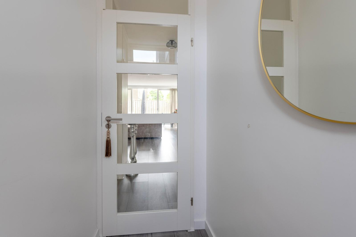 Appartement te koop: Hoge Weije 90, Hoogvliet Rotterdam