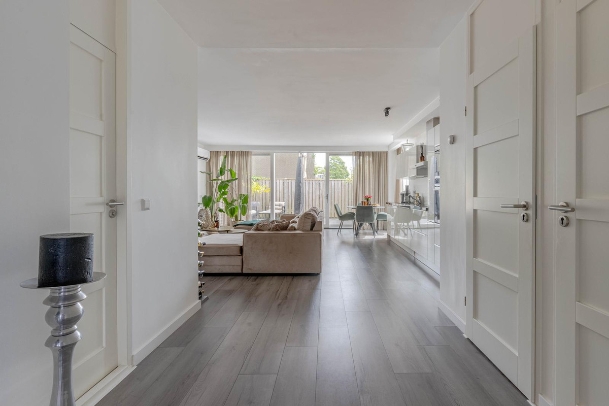 Appartement te koop: Hoge Weije 90, Hoogvliet Rotterdam