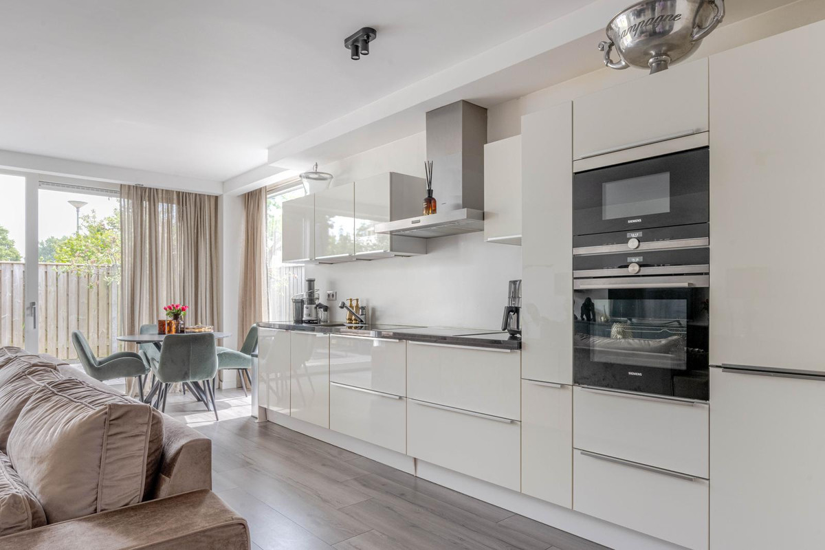 Appartement te koop: Hoge Weije 90, Hoogvliet Rotterdam