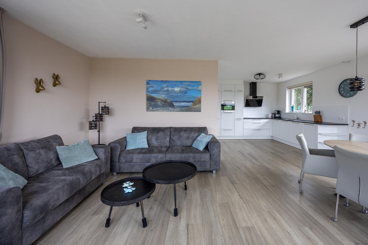 Vrijstaande woning te koop: Bosrand 74, Buren