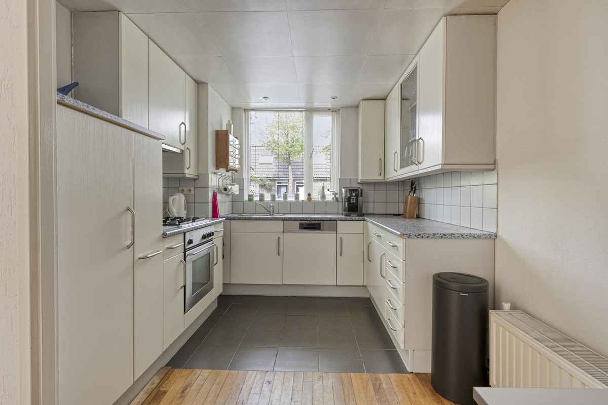 Tussenwoning te koop: Bordeauxlaan 36, Eindhoven
