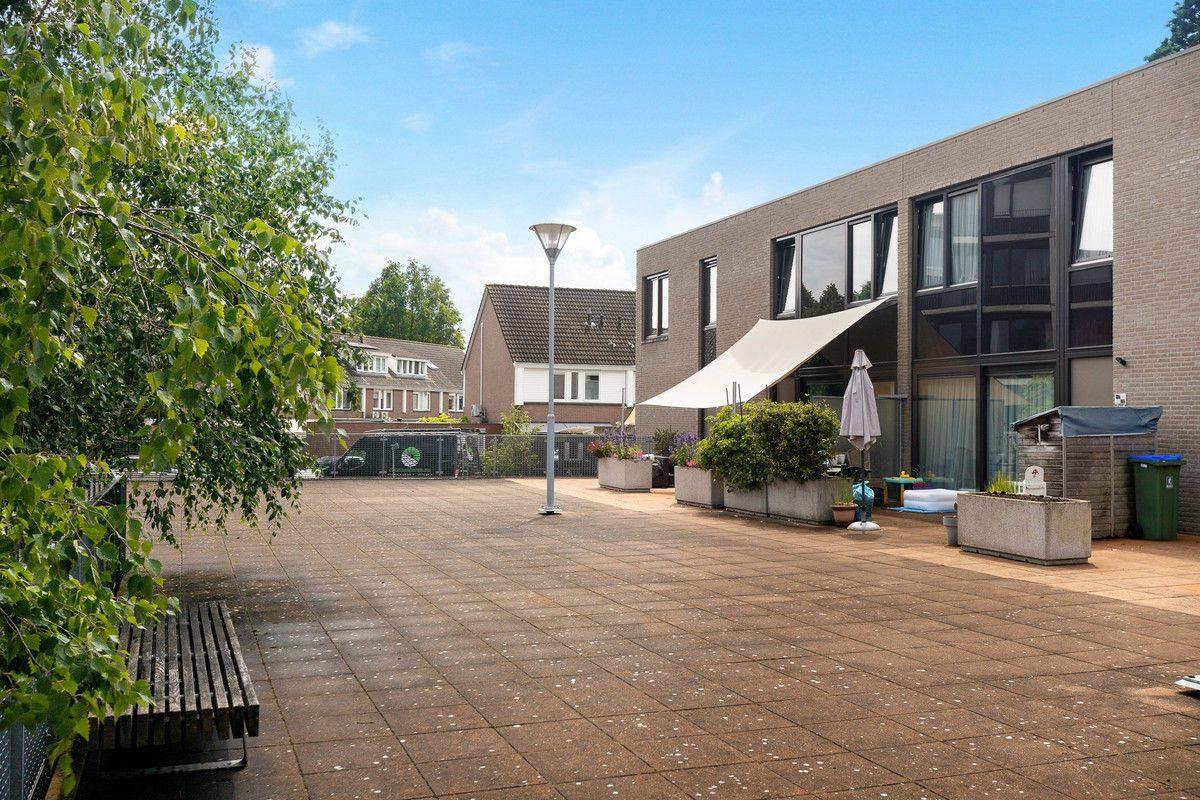 Tussenwoning te koop: Topaasstraat 1, Ede