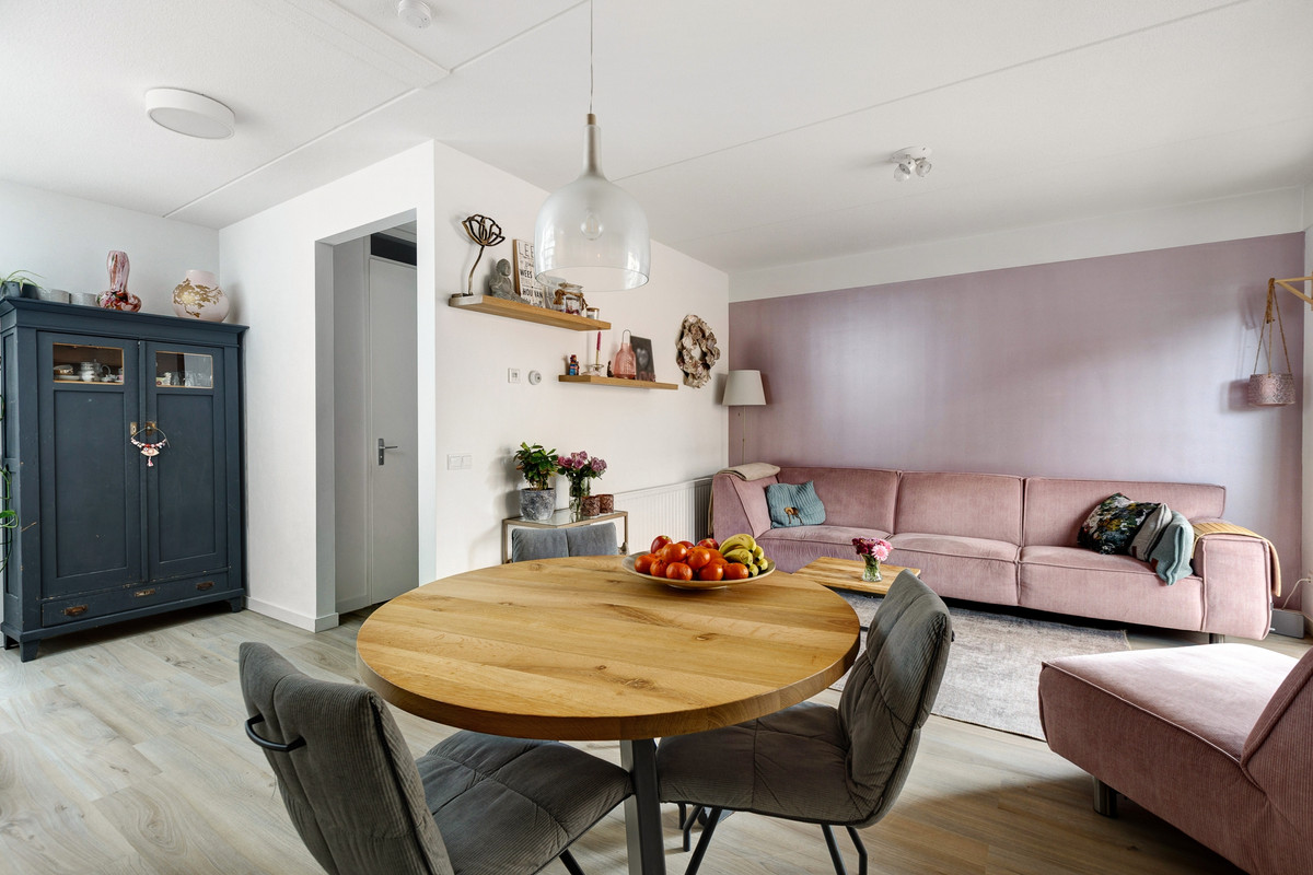 Tussenwoning te koop: Topaasstraat 1, Ede