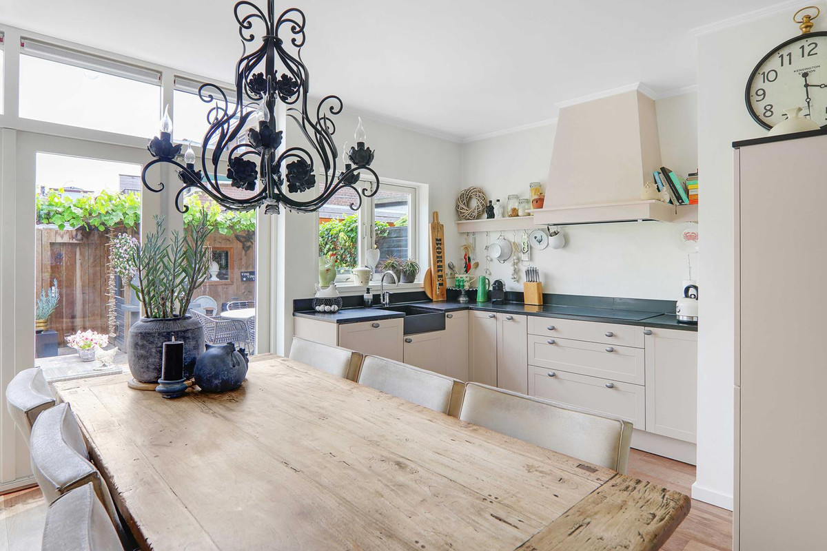 Tussenwoning te koop: Kethelweg 83, Vlaardingen