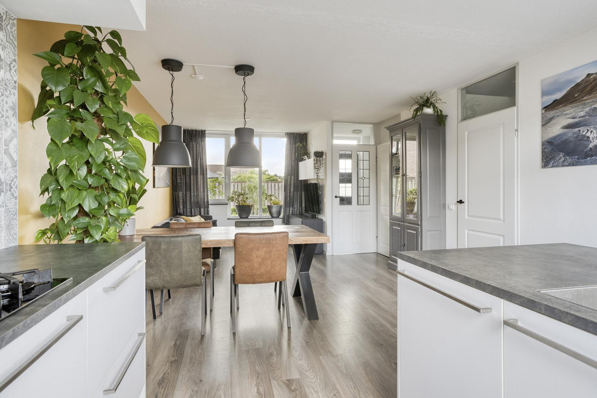 Tussenwoning te koop: Zwedenpad 15, Bergen Op Zoom
