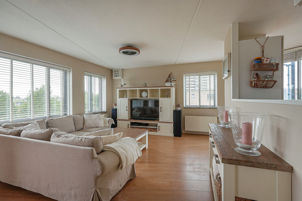 Appartement te koop: Akersingel 200, Amsterdam