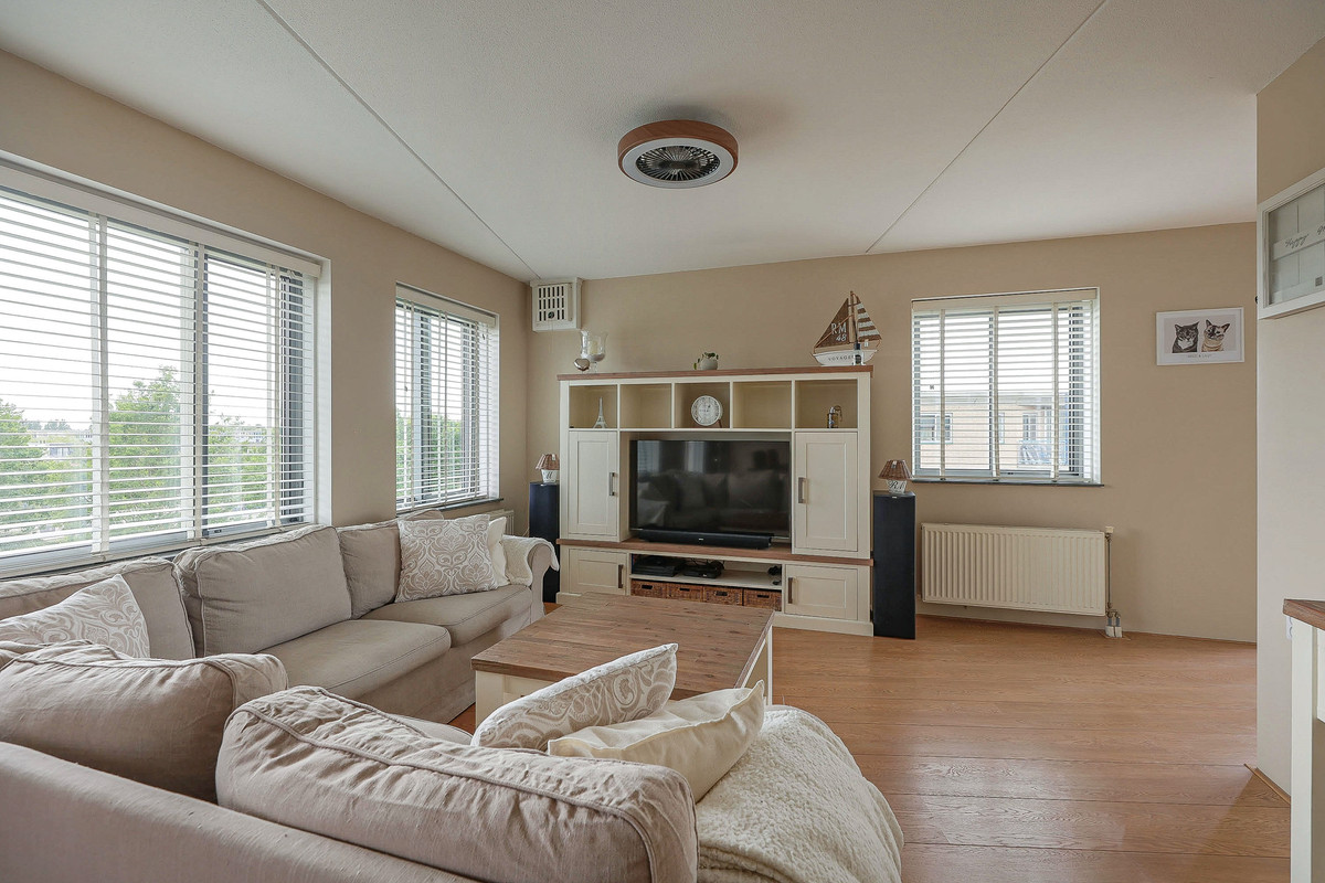 Appartement te koop: Akersingel 200, Amsterdam