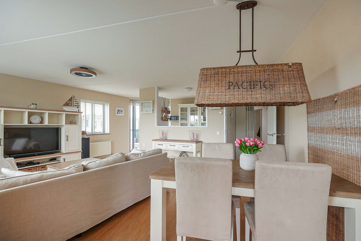 Appartement te koop: Akersingel 200, Amsterdam