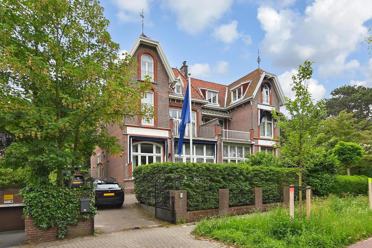 Twee-onder-één-kap te koop: Nieuwe Parklaan 75, 'S-Gravenhage