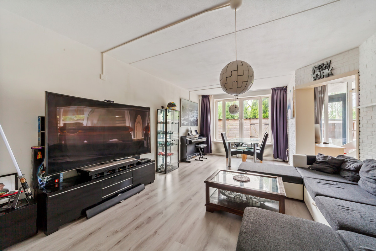 Appartement te koop: Kinderen van Versteegplein 21, Zoetermeer