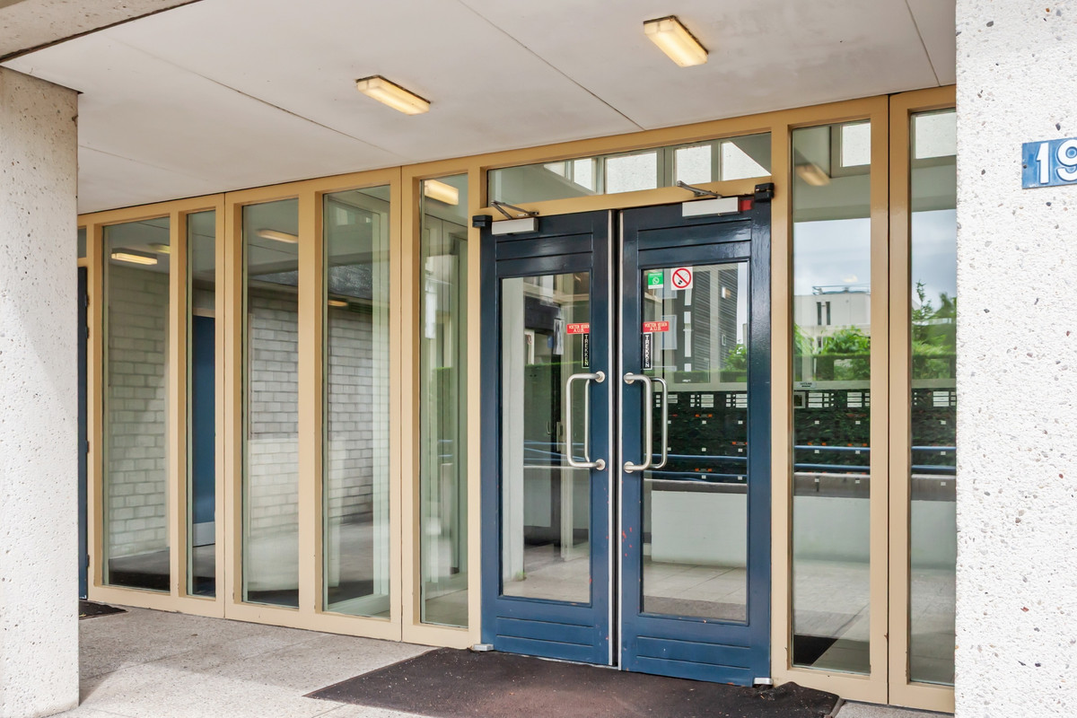Appartement te koop: Kinderen van Versteegplein 21, Zoetermeer