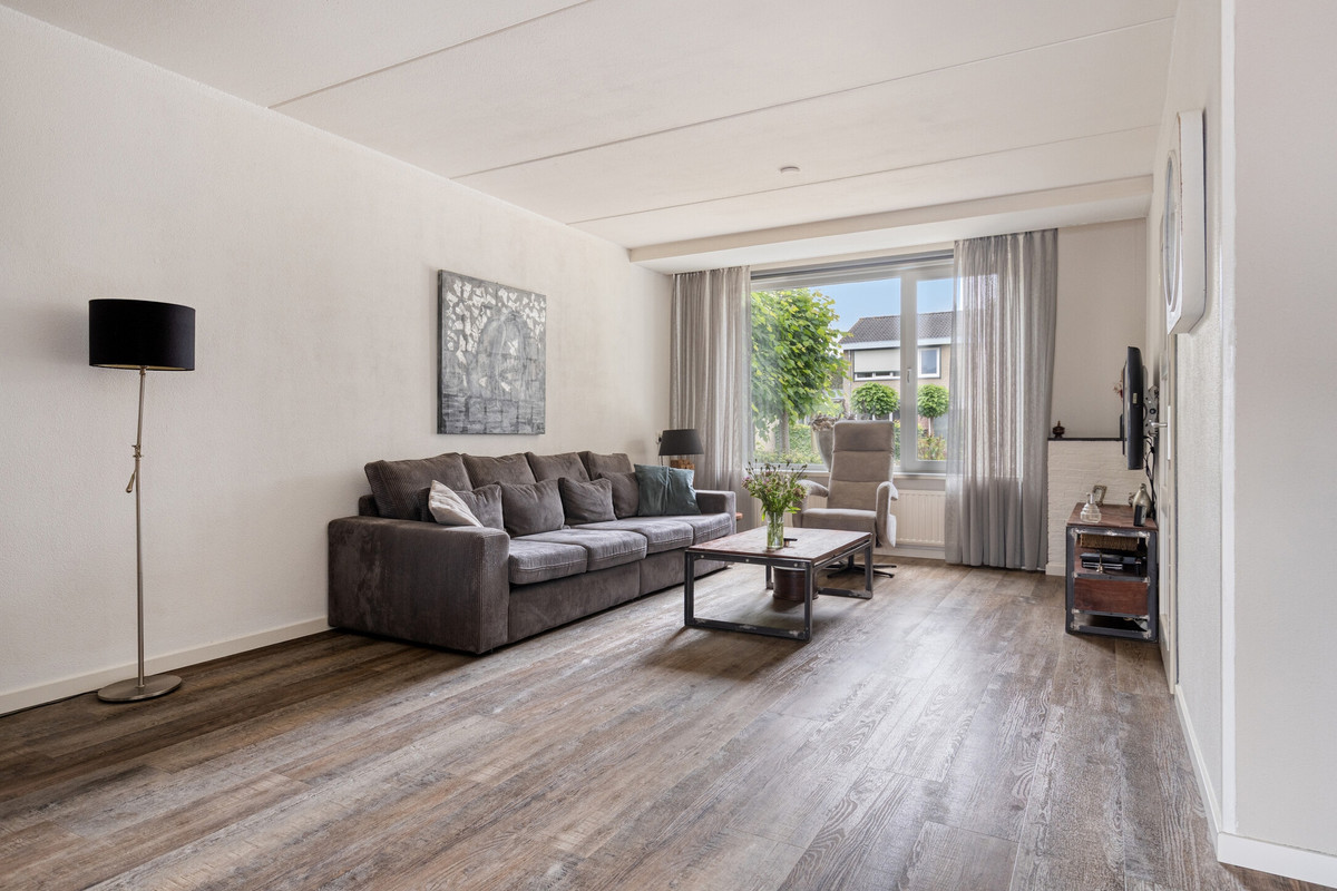 Tussenwoning te koop: De Leemput 31, Halsteren