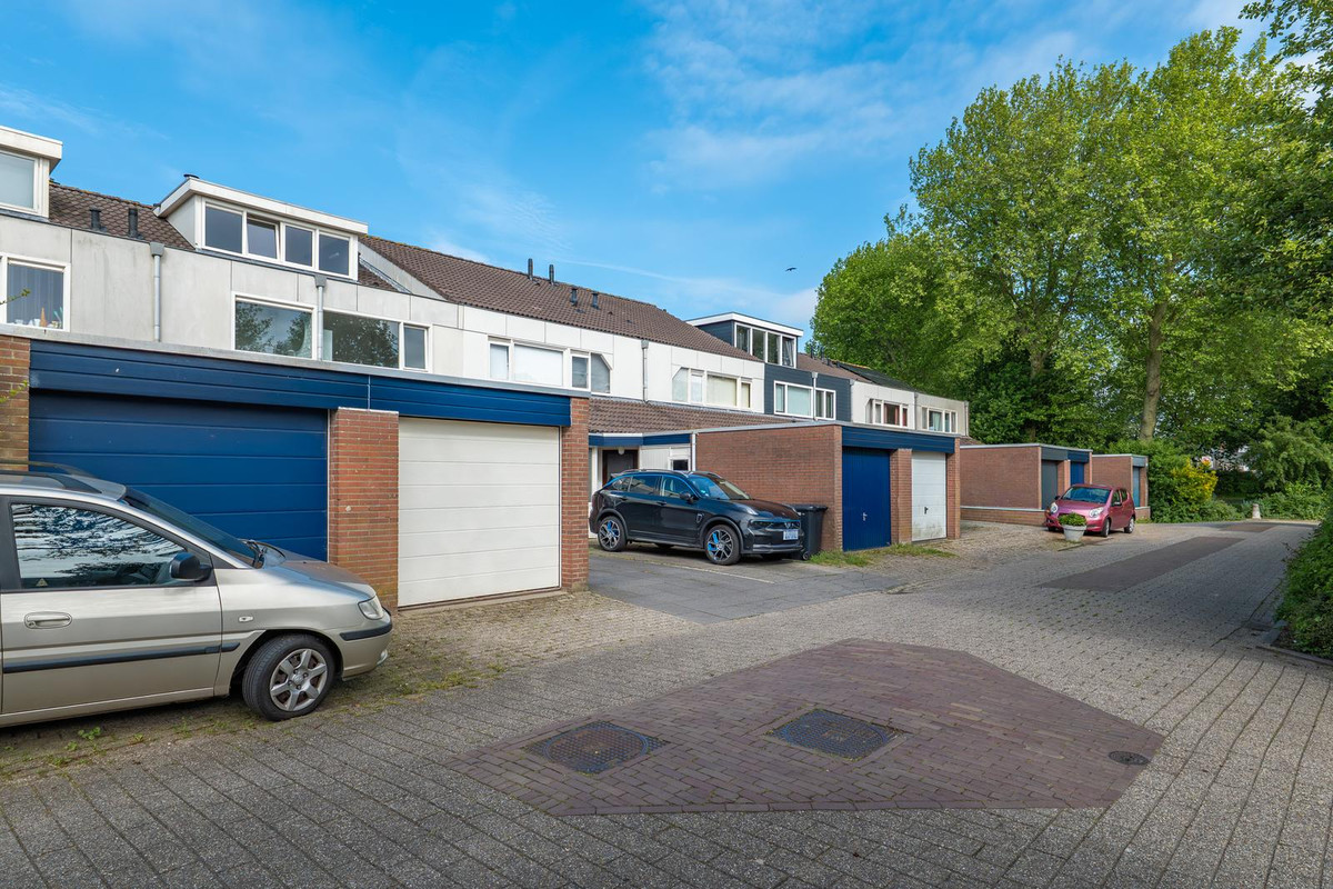 Tussenwoning te koop: Botter 78, Hoorn