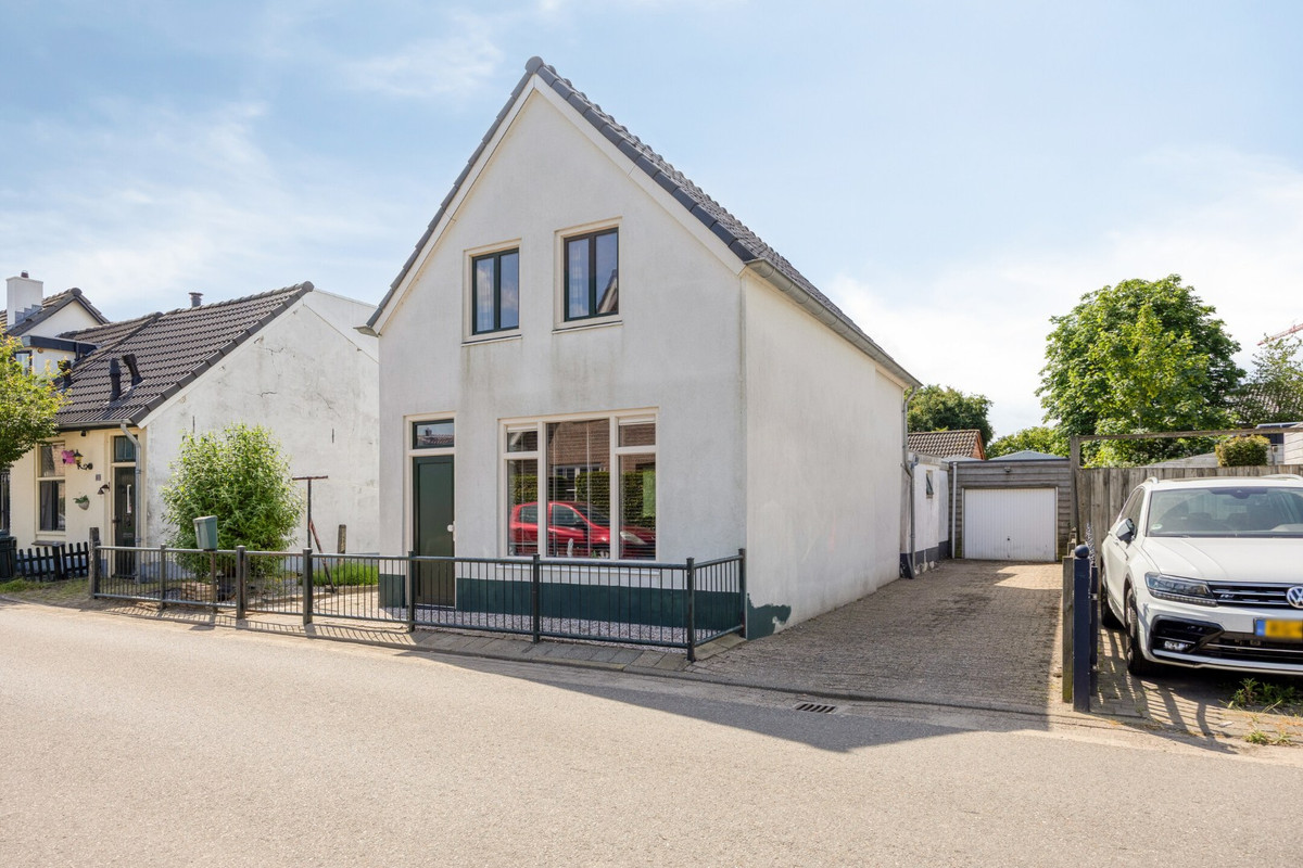 Vrijstaande woning te koop: De Koeldert 13, Waardenburg