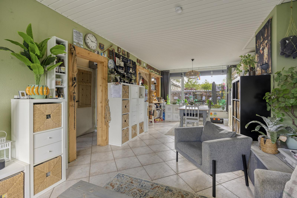 Tussenwoning te koop: Dennekruid 188, Rotterdam
