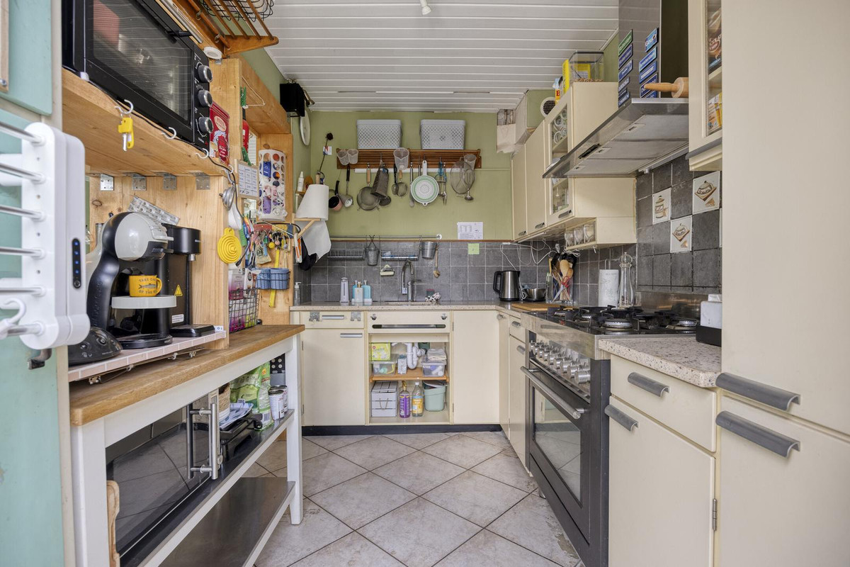 Tussenwoning te koop: Dennekruid 188, Rotterdam