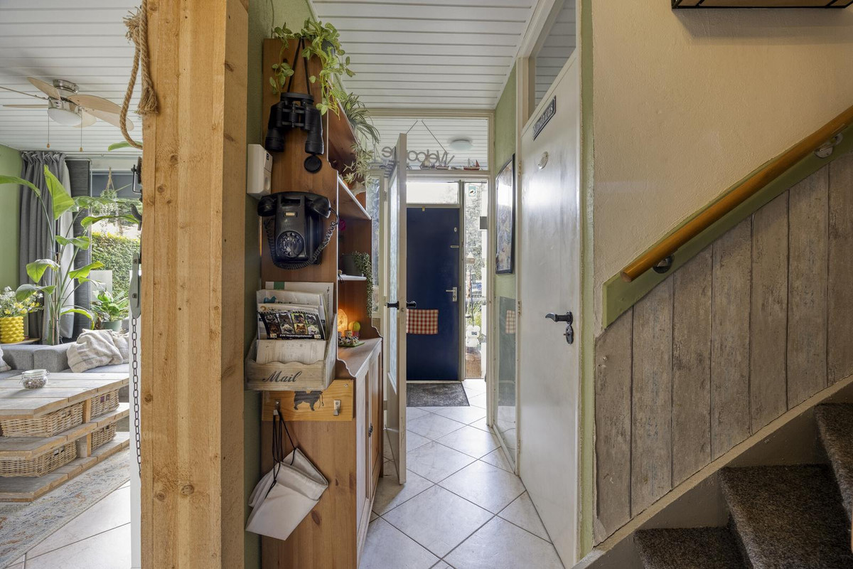 Tussenwoning te koop: Dennekruid 188, Rotterdam