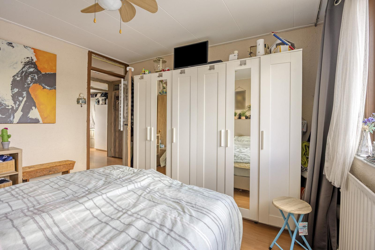 Tussenwoning te koop: Dennekruid 188, Rotterdam