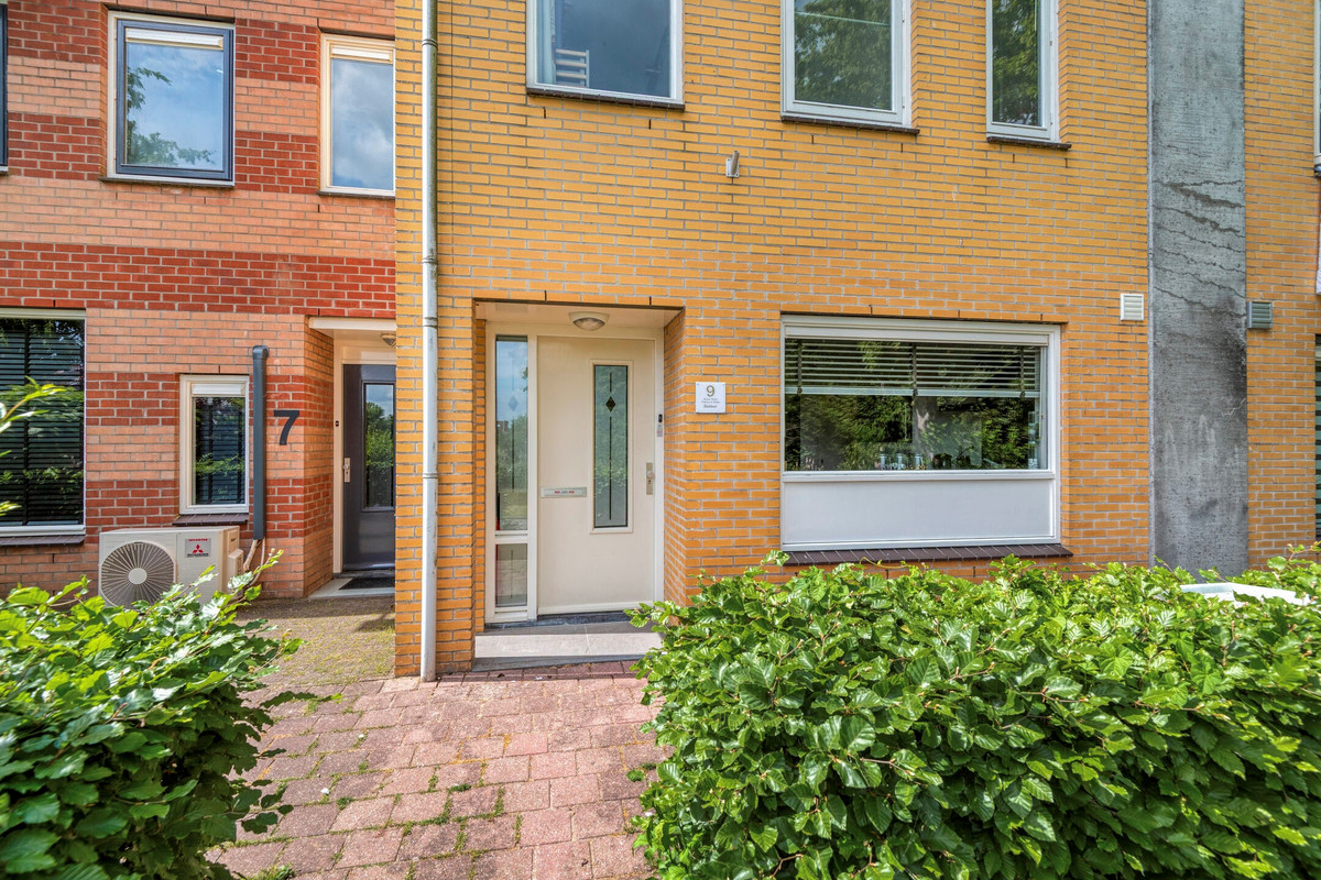 Tussenwoning te koop: Nassau Bolwerk 9, Steenbergen