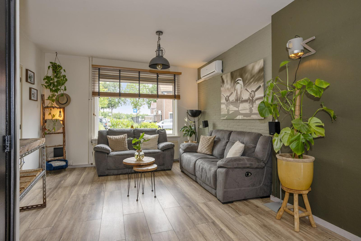 Tussenwoning te koop: Gladiolensingel 32, Geleen