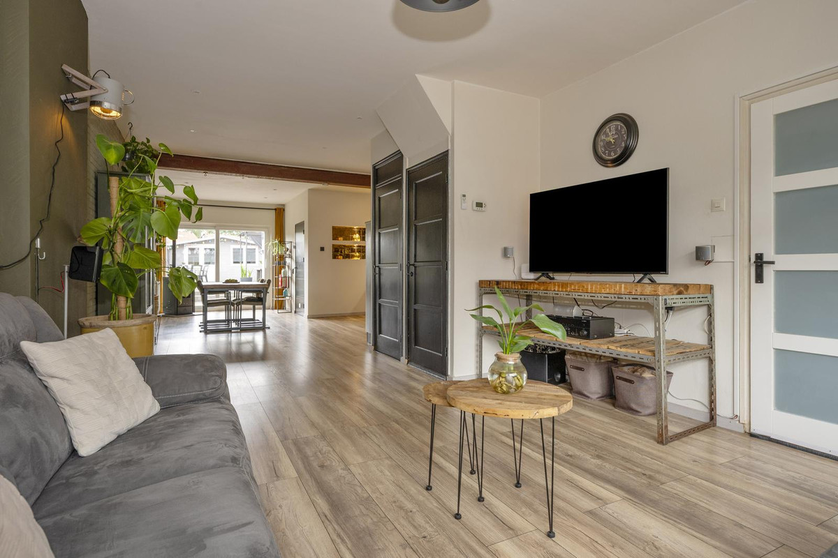 Tussenwoning te koop: Gladiolensingel 32, Geleen