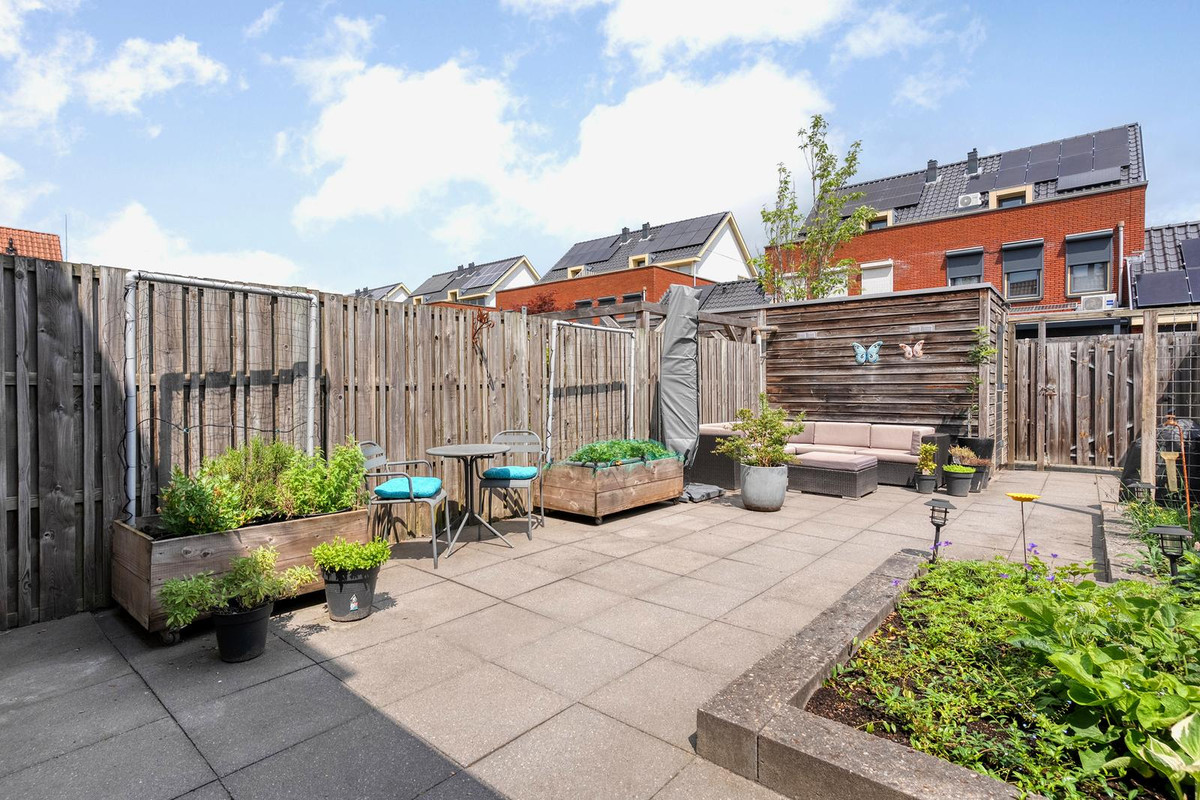 Tussenwoning te koop: Tiendschuurstraat 183, Zwolle