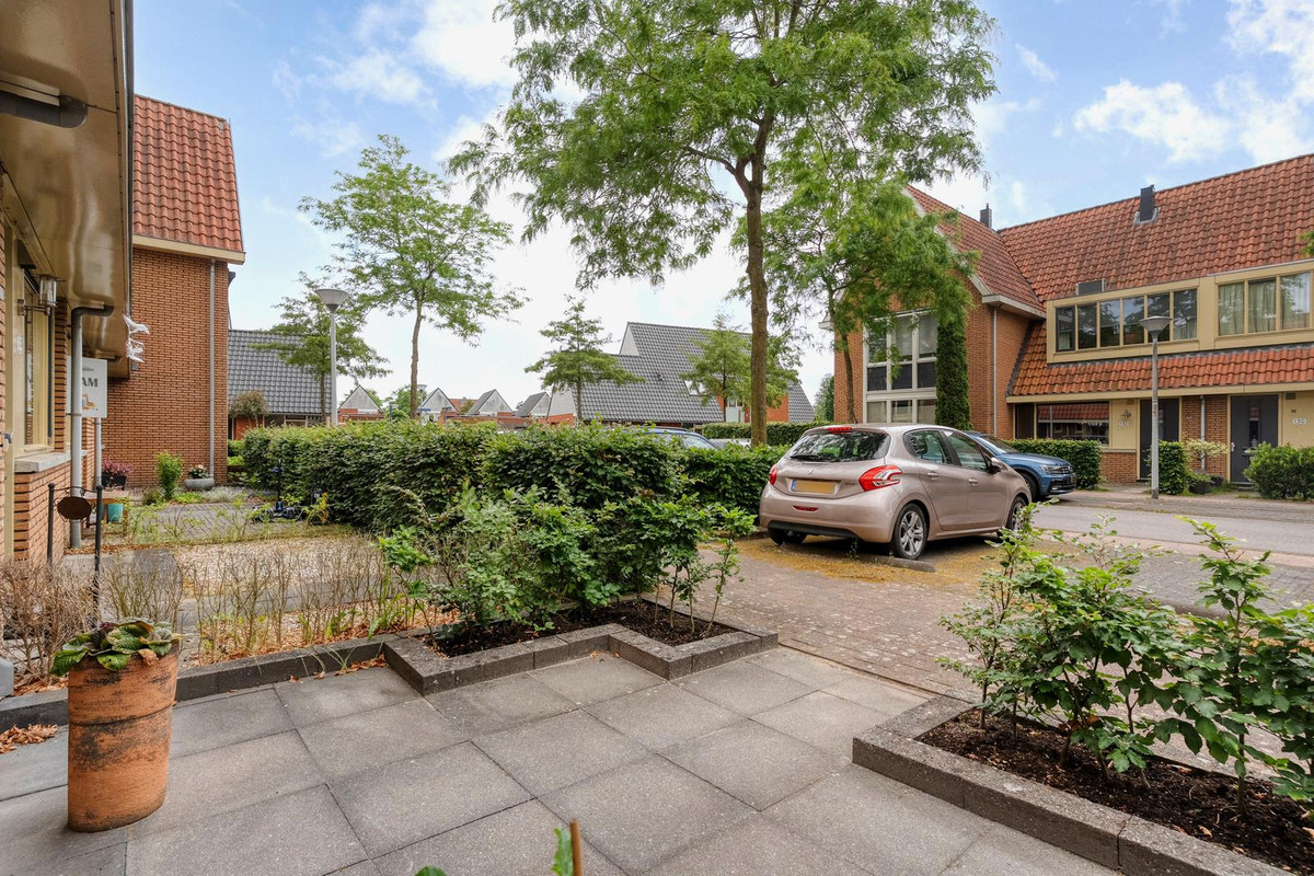 Tussenwoning te koop: Tiendschuurstraat 183, Zwolle