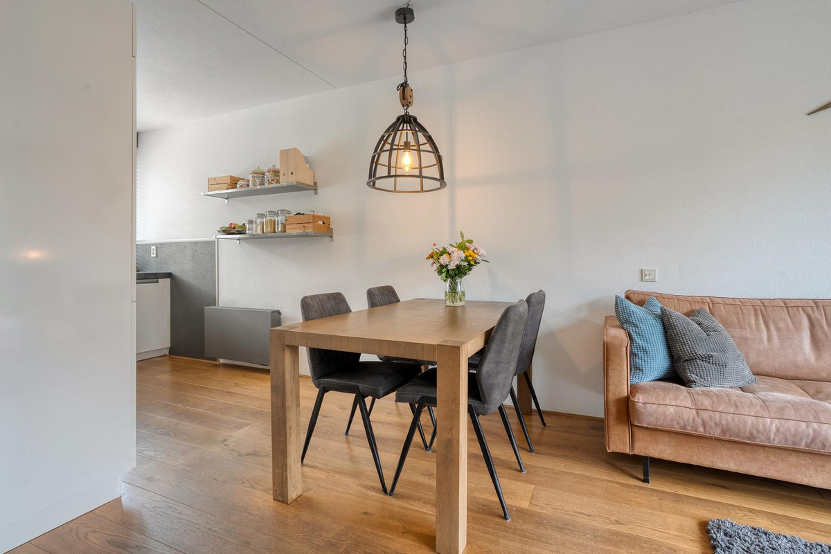 Tussenwoning te koop: Tiendschuurstraat 183, Zwolle