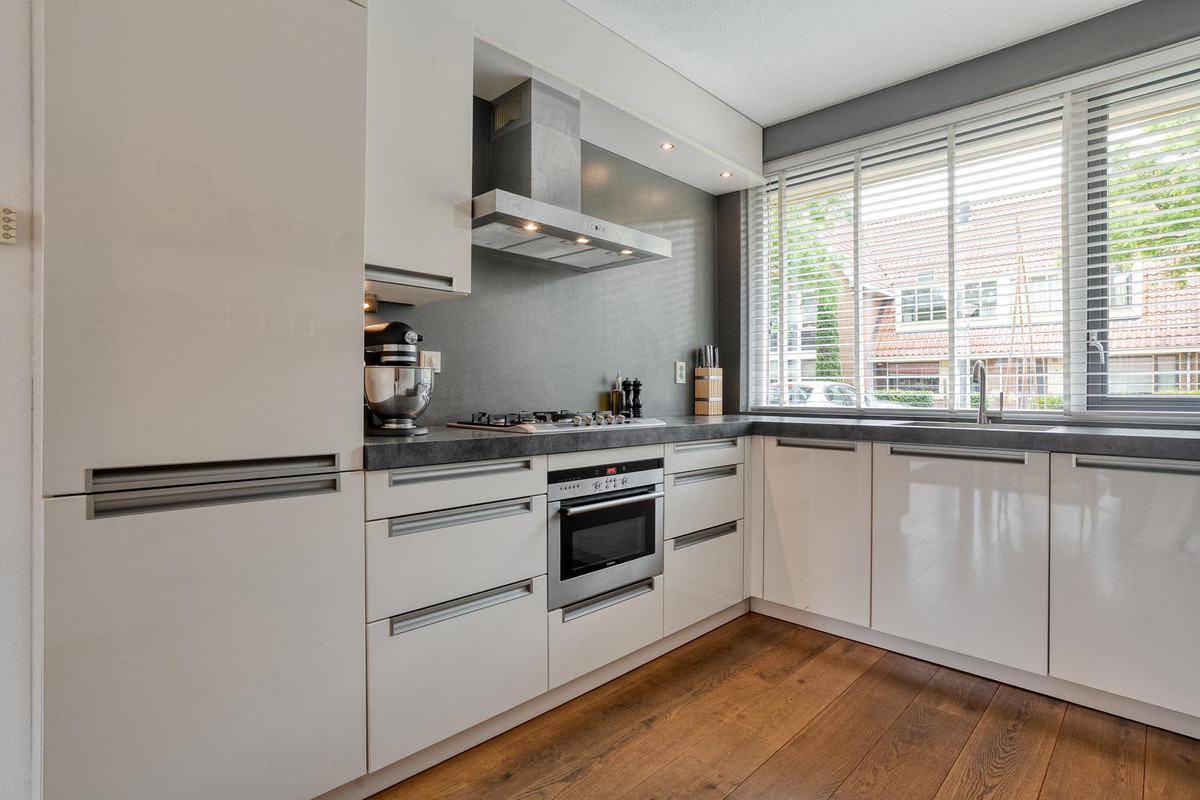 Tussenwoning te koop: Tiendschuurstraat 183, Zwolle