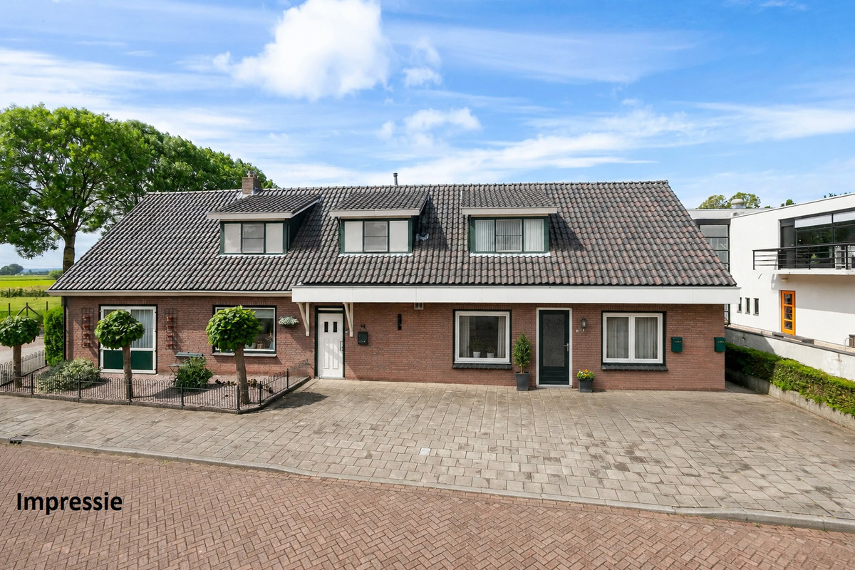 Twee-onder-één-kap te koop: Jan Joostenstraat 44, Angeren