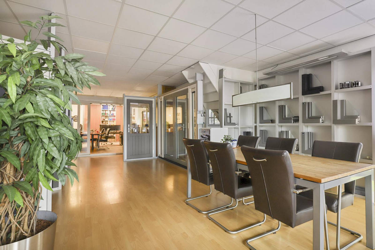Twee-onder-één-kap te koop: Jan Joostenstraat 44, Angeren