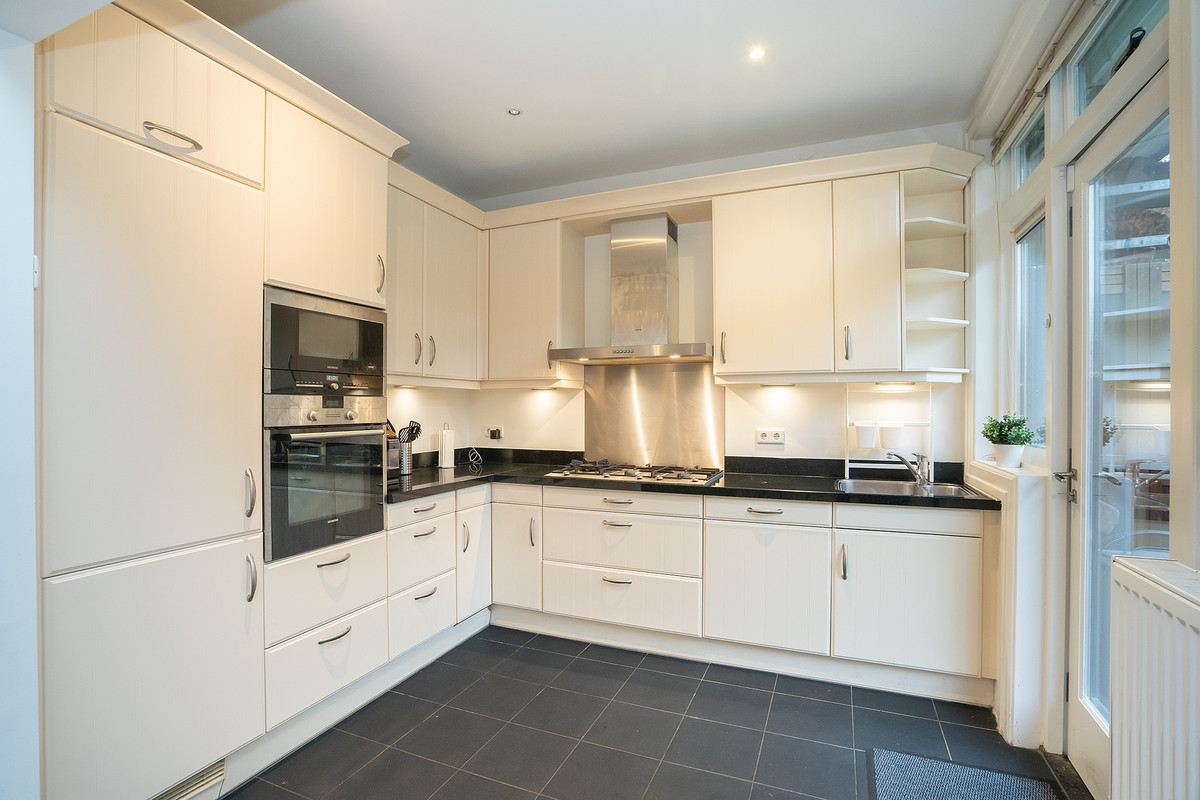Tussenwoning te huur: Parkweg 322, Voorburg