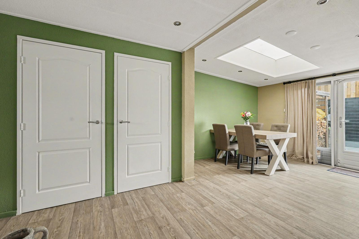 Hoekwoning te koop: Dorpsstraat 116, Krabbendijke