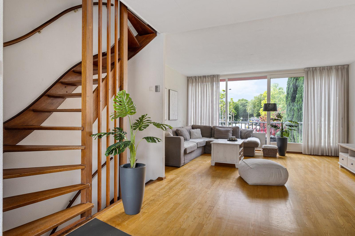 Tussenwoning te koop: Rossinihof 26, Alphen Aan Den Rijn