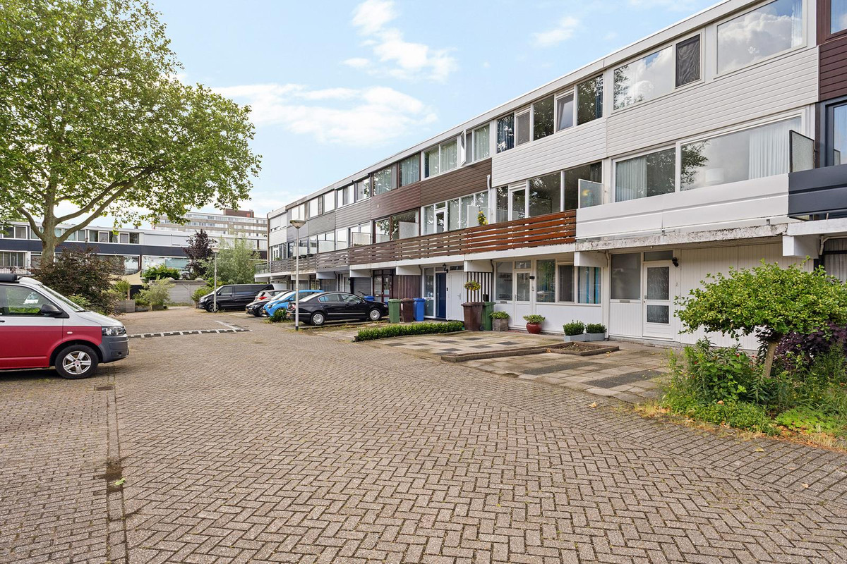 Tussenwoning te koop: Rossinihof 26, Alphen Aan Den Rijn
