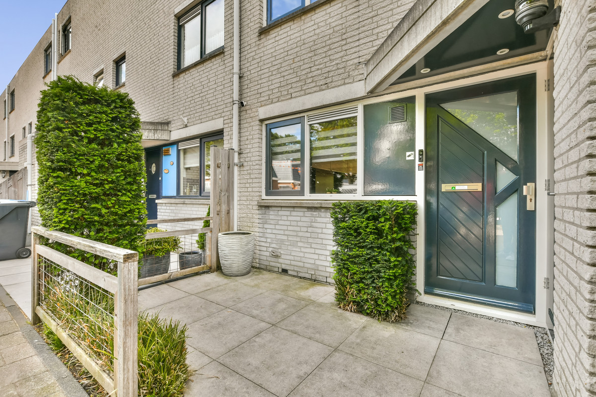 Tussenwoning te koop: Zuster Reichertstraat 16, Leiden