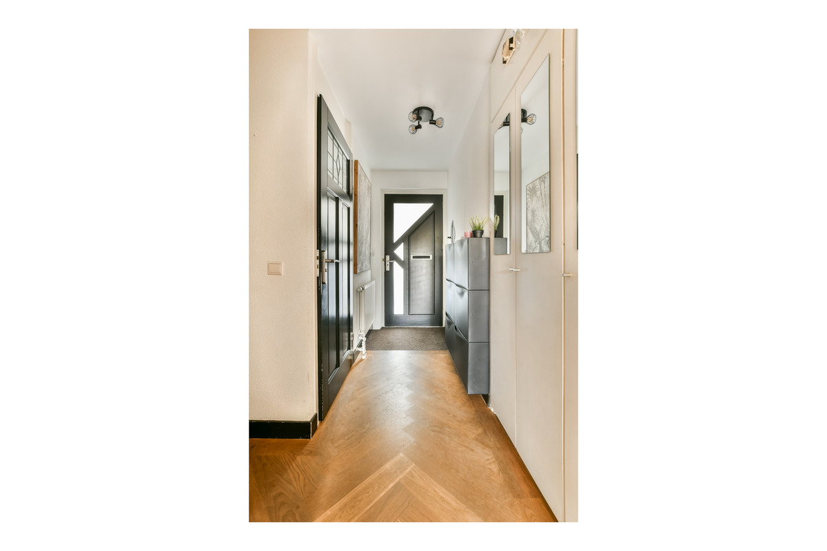 Tussenwoning te koop: Zuster Reichertstraat 16, Leiden