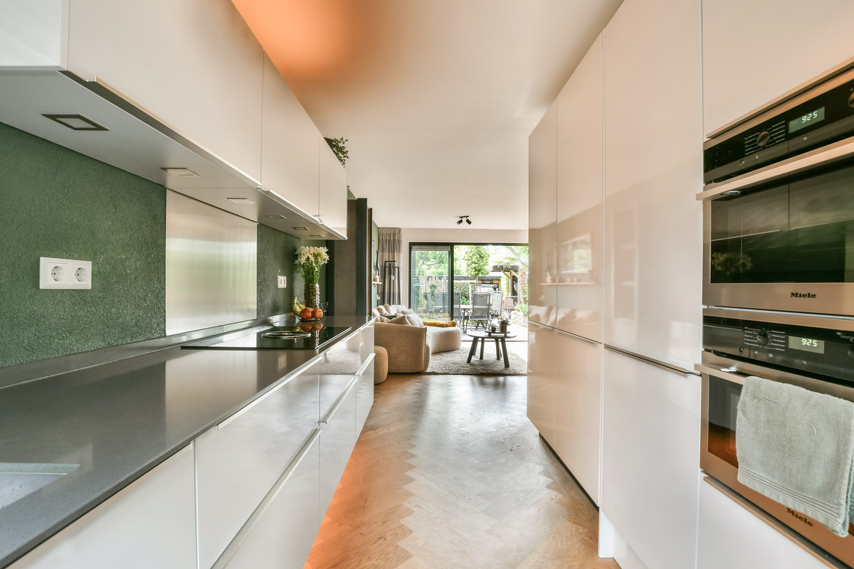 Tussenwoning te koop: Zuster Reichertstraat 16, Leiden