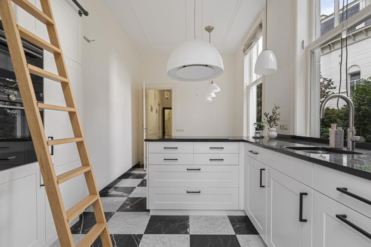 Twee-onder-één-kap te koop: Van Lennepweg 22, 'S-Gravenhage